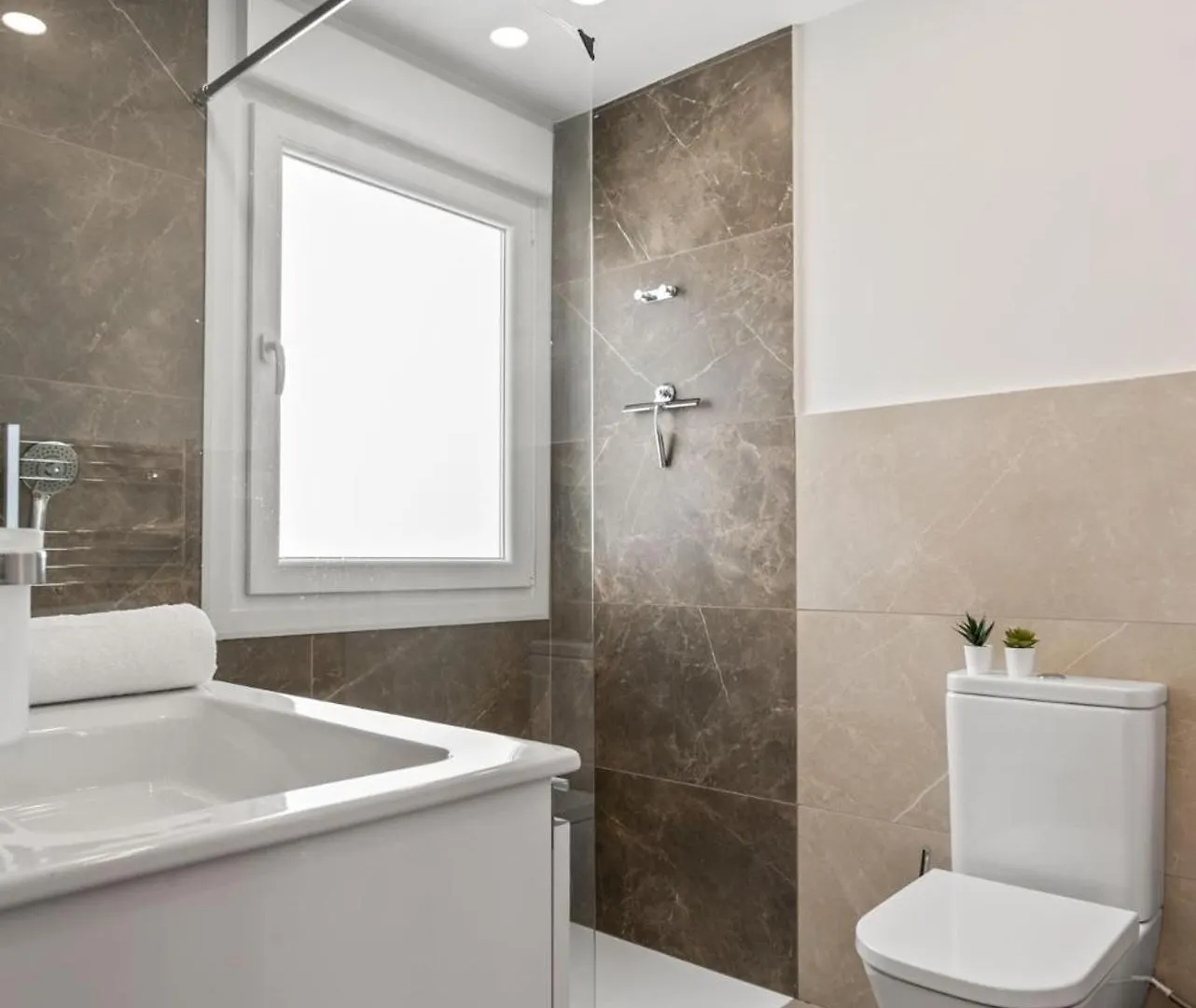 Belgravia Club إِستيبونا 0*,