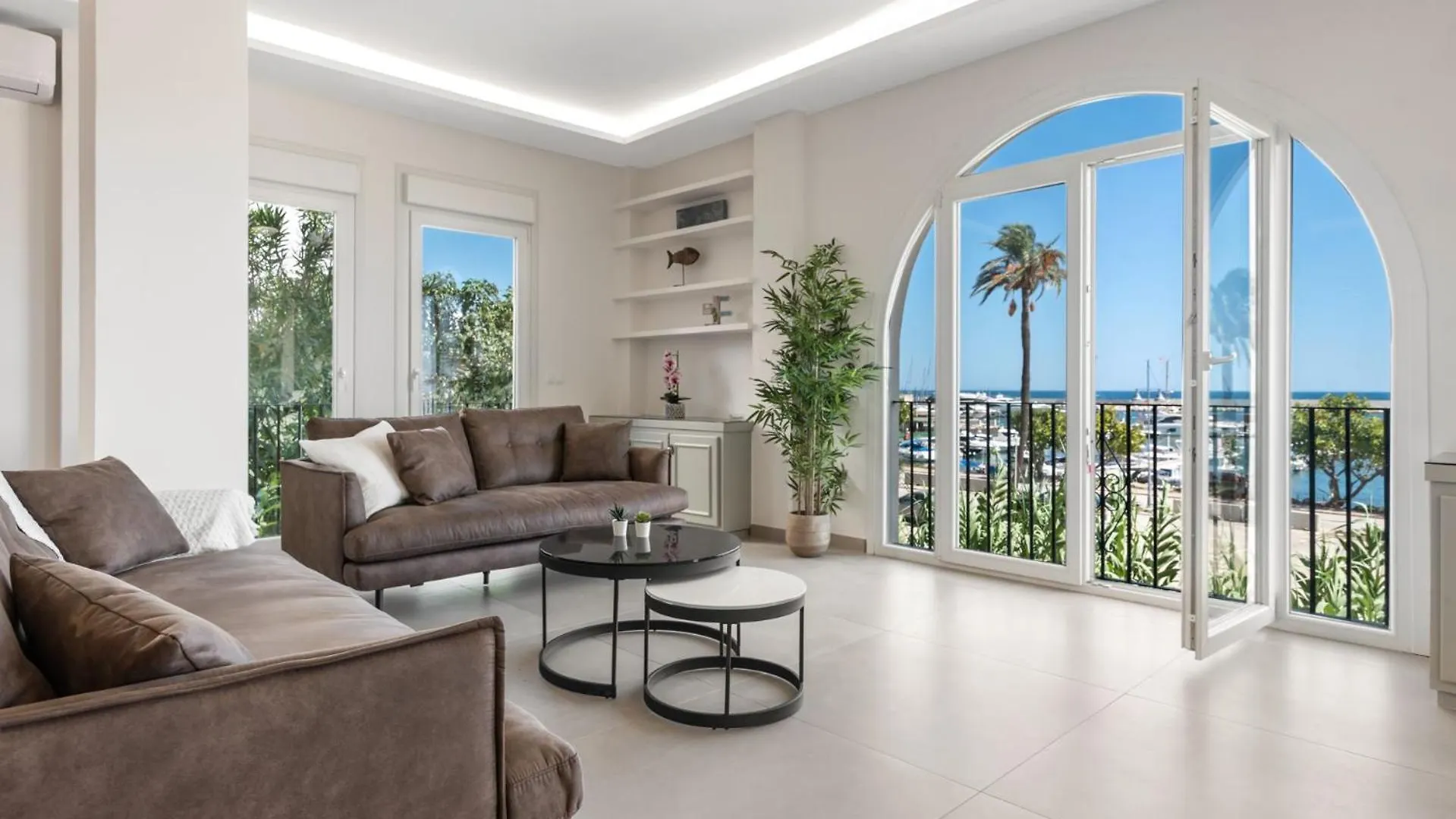 Belgravia Club إِستيبونا