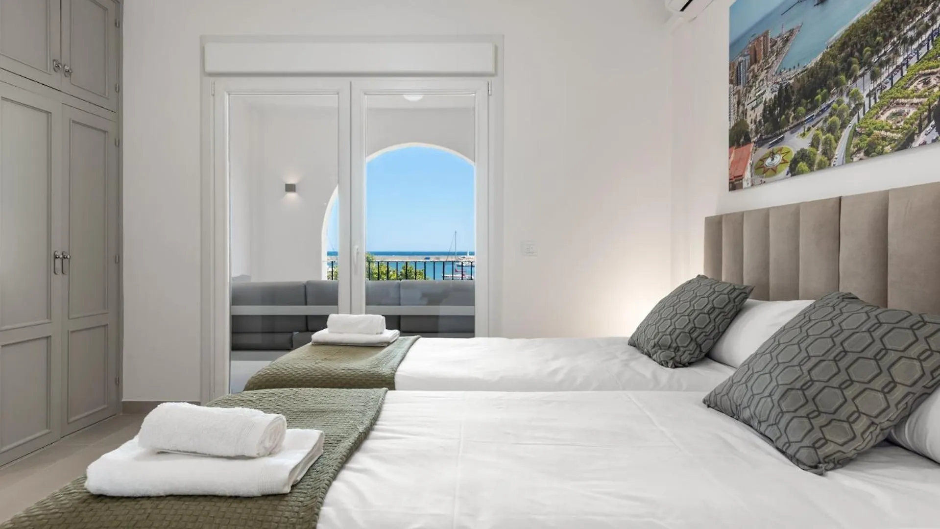 Belgravia Club إِستيبونا